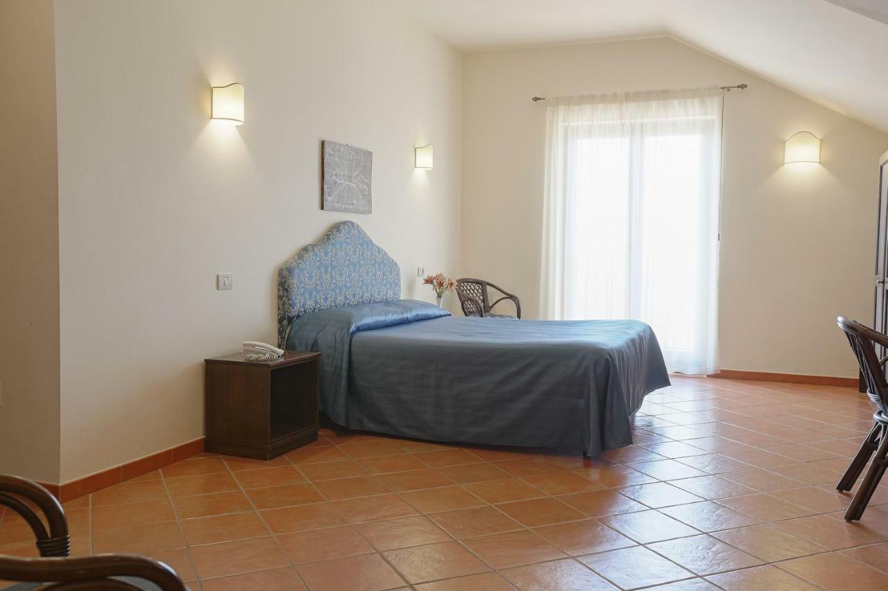 Pigna D'Oro Country Hotel Santo Stefano Quisquina Екстер'єр фото
