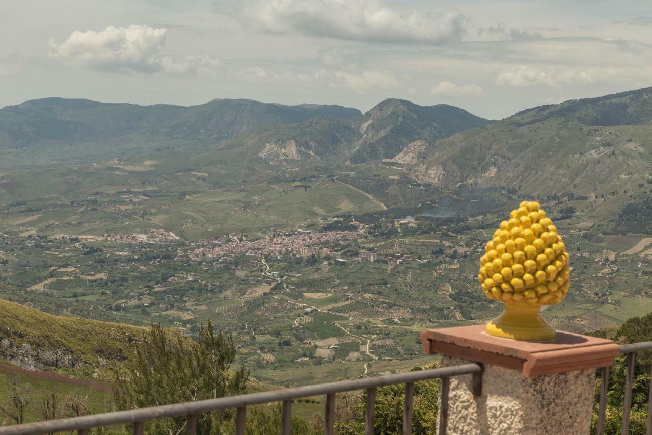 Pigna D'Oro Country Hotel Santo Stefano Quisquina Екстер'єр фото