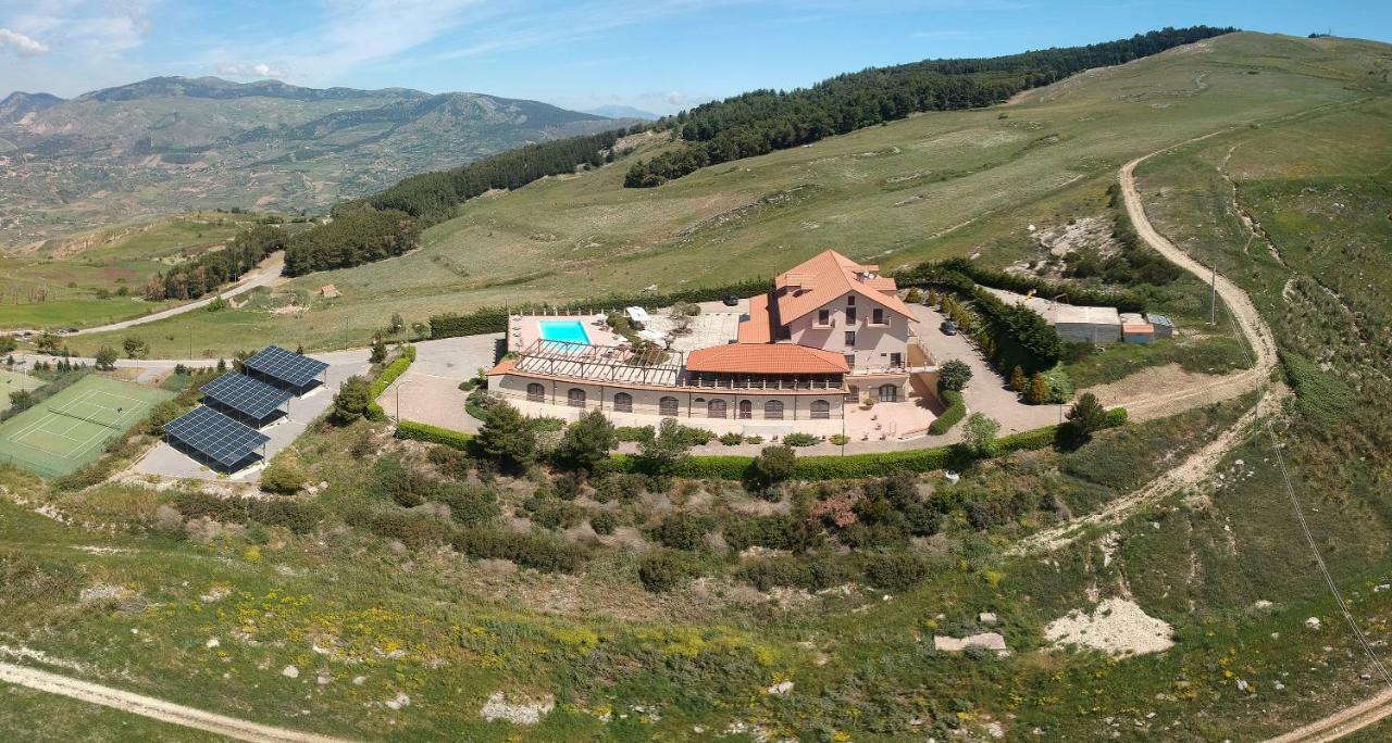 Pigna D'Oro Country Hotel Santo Stefano Quisquina Екстер'єр фото