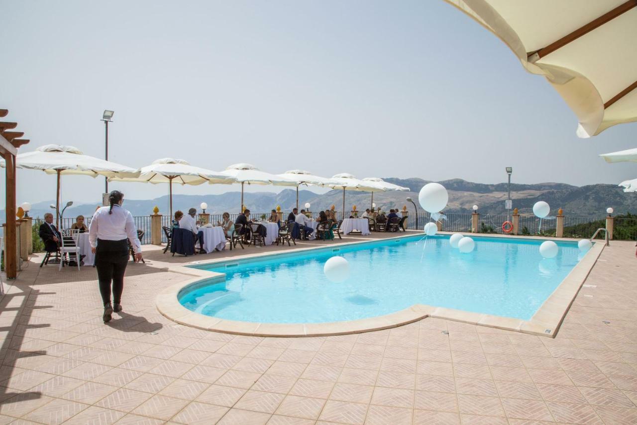 Pigna D'Oro Country Hotel Santo Stefano Quisquina Екстер'єр фото